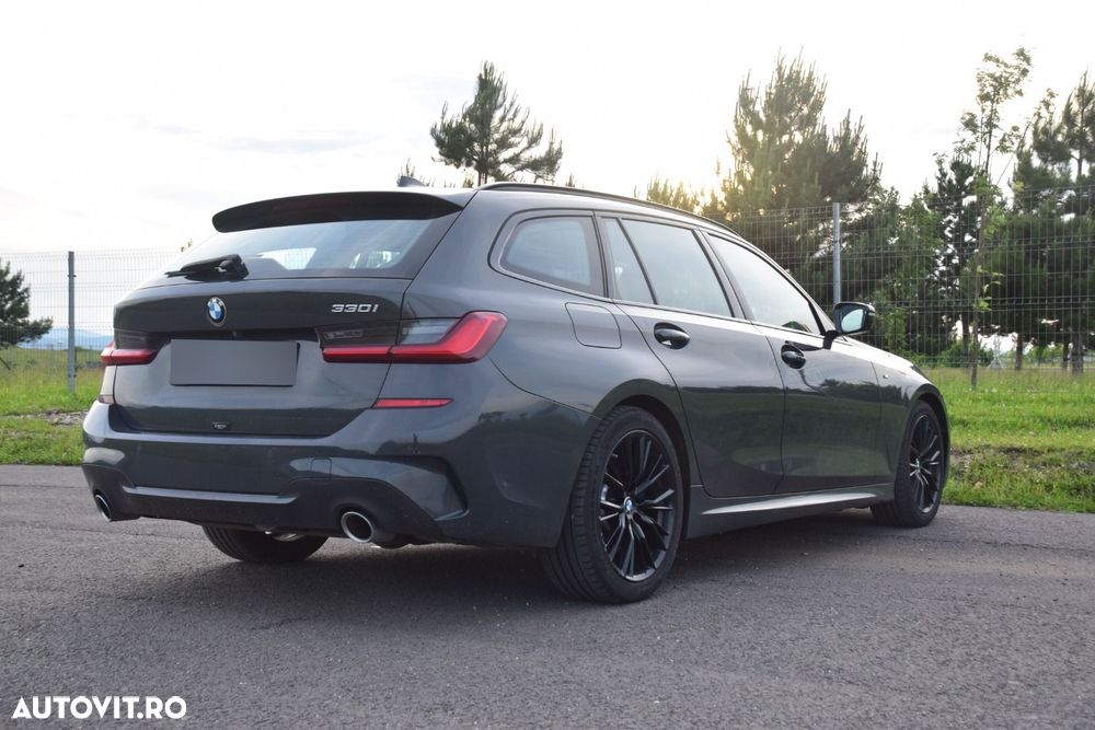 BMW Seria 3 330i AT - 9