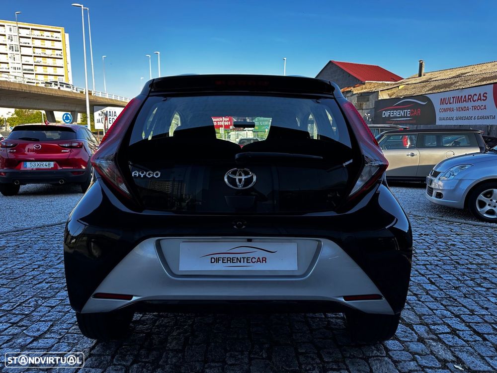 Toyota Aygo 1.0 X-Clusiv Black - 6