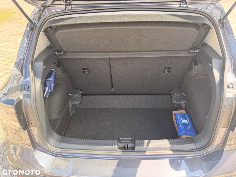 Volkswagen T-Cross - 12