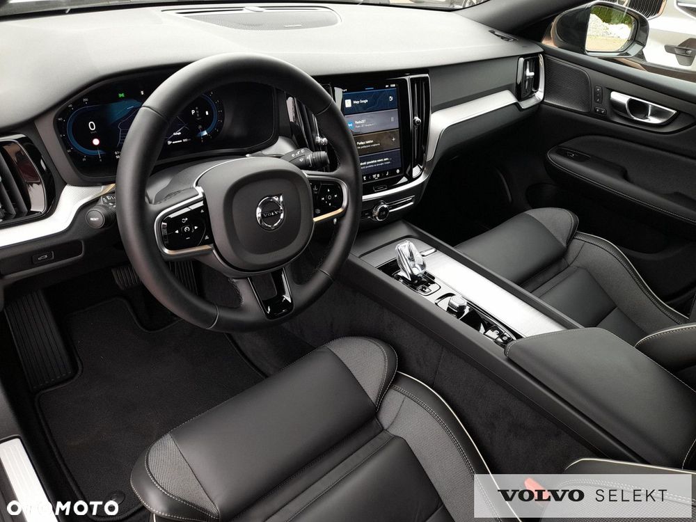 Volvo V60 B4 B Plus Dark - 12