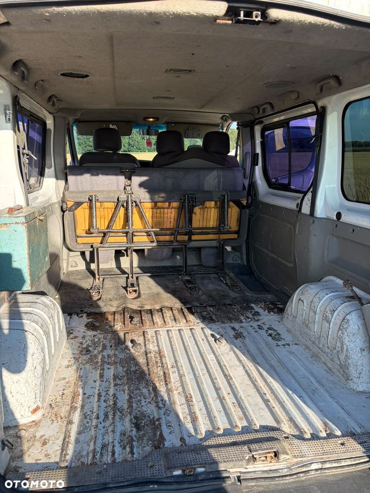Renault Trafic Passenger - 15