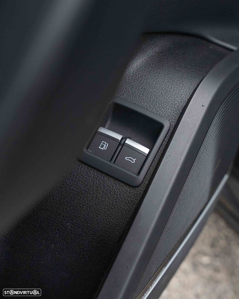 Audi Q5 2.0 TFSI Hybrid quattro S-line Tiptronic - 35