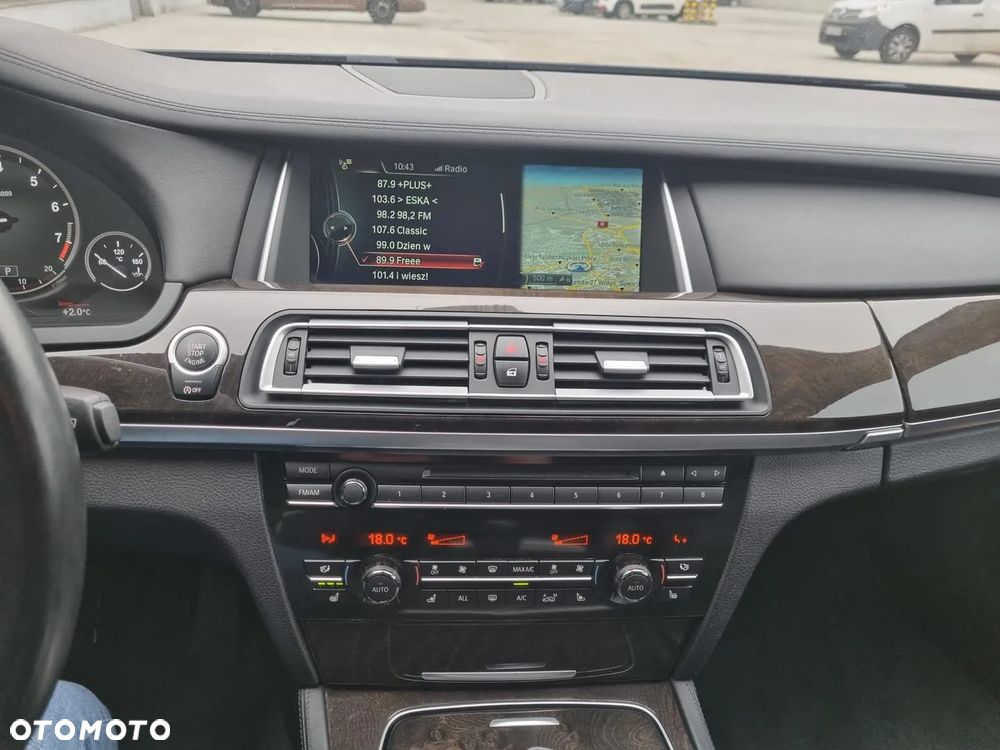 BMW Seria 7 750i xDrive - 19