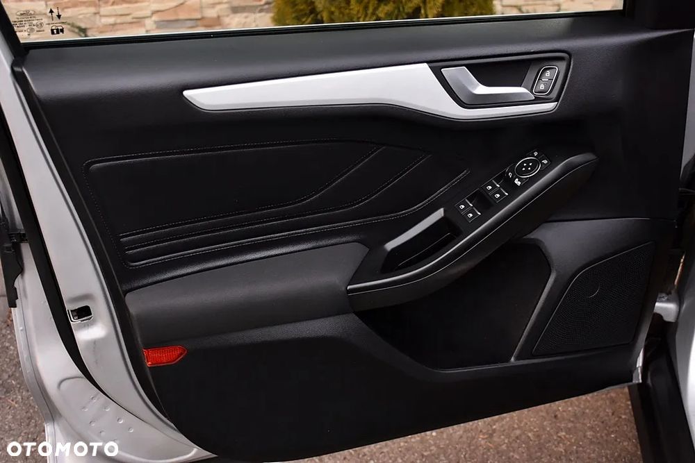 Ford Focus 1.5 EcoBlue Start-Stopp-System TITANIUM DESIGN - 28