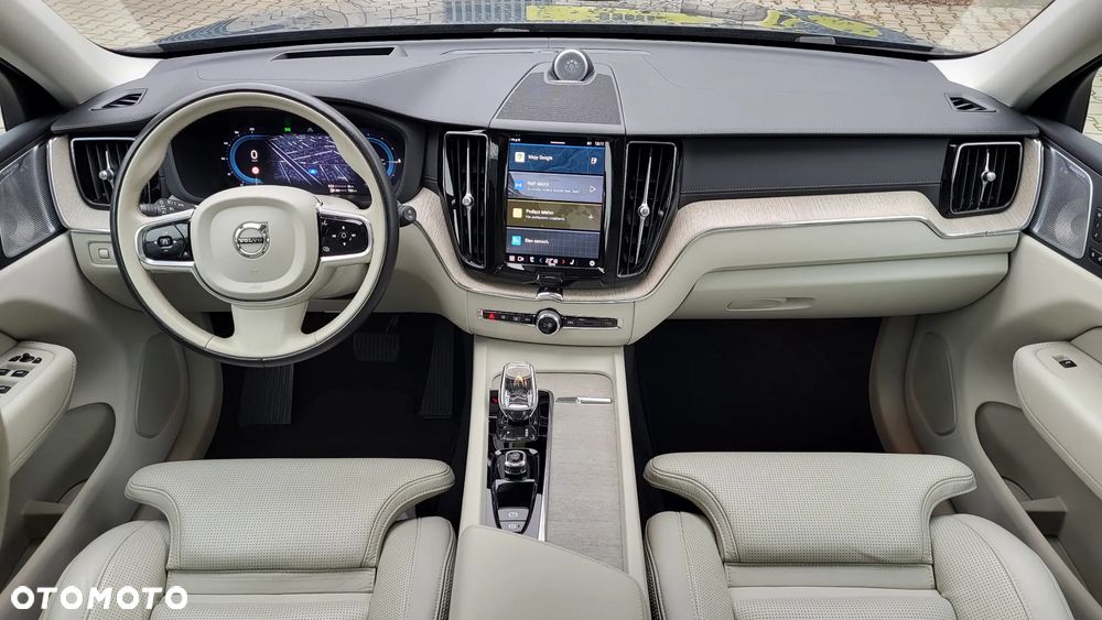 Volvo XC 60 T6 AWD Recharge Plus Bright - 19