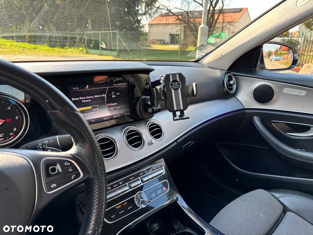 Mercedes-Benz Klasa E 220 d 9G-TRONIC - 8