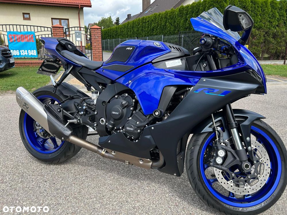 Yamaha R1 - 1