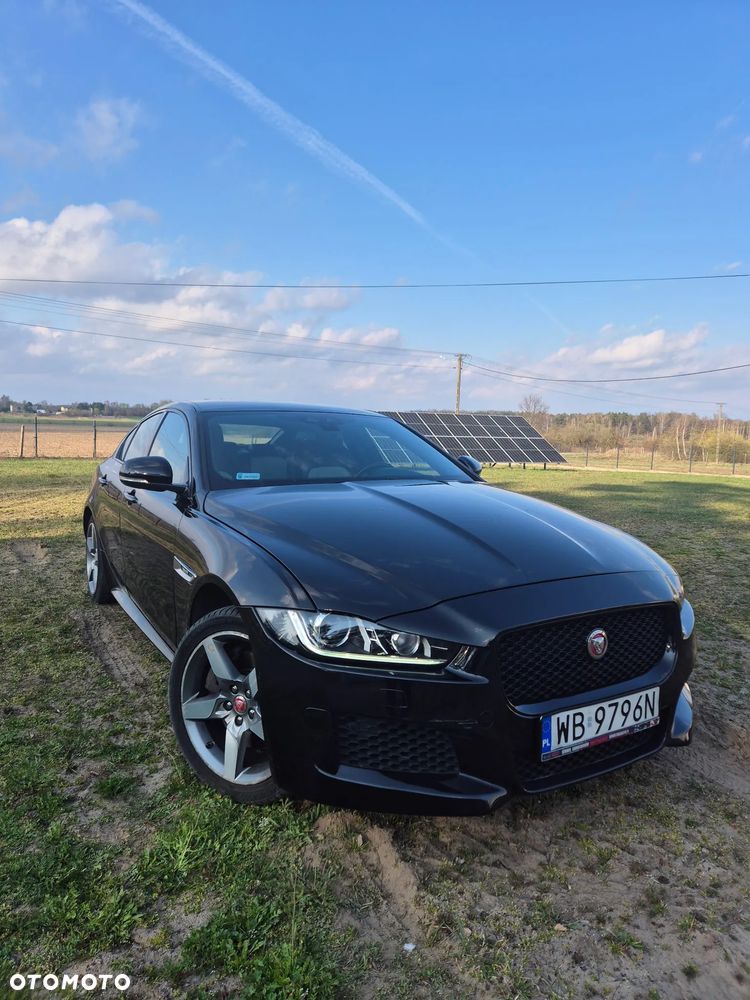 Jaguar XE 2.0 D AWD R-Sport - 1