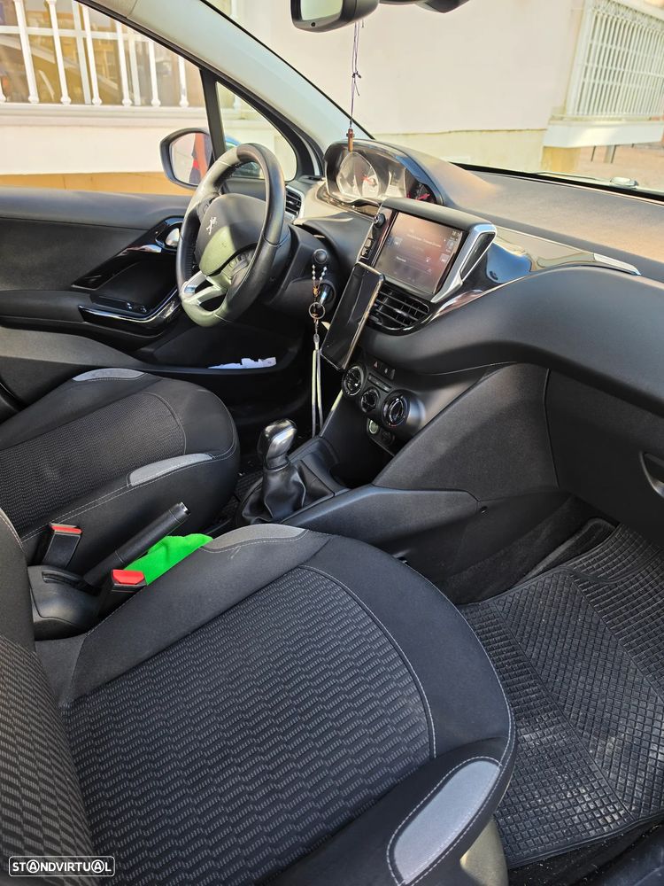 Peugeot 208 1.4 HDi SE Style - 7