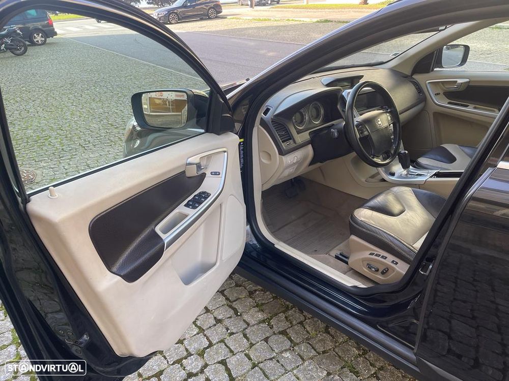 Volvo XC 60 D5 Summum Geartronic - 12