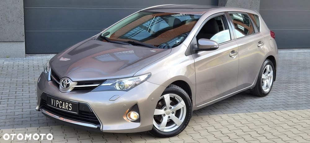 Toyota Auris 1.6 Premium - 3