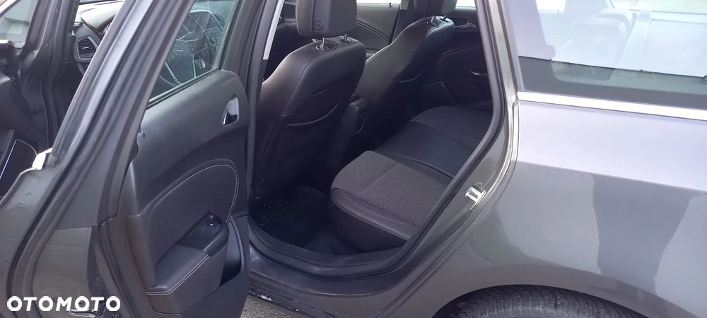 Opel Astra 1.7 CDTI DPF Cosmo - 19