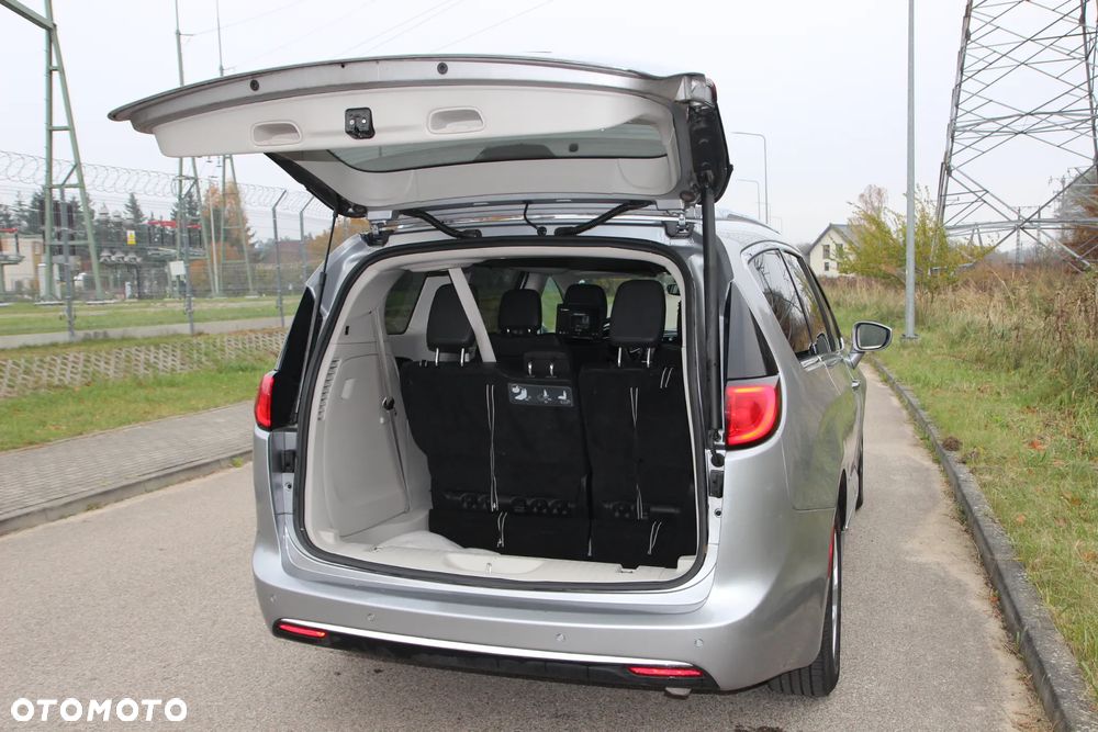 Chrysler Pacifica - 17