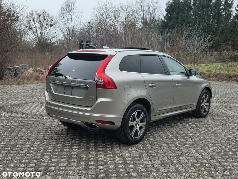 Volvo XC 60 T6 AWD Momentum - 3
