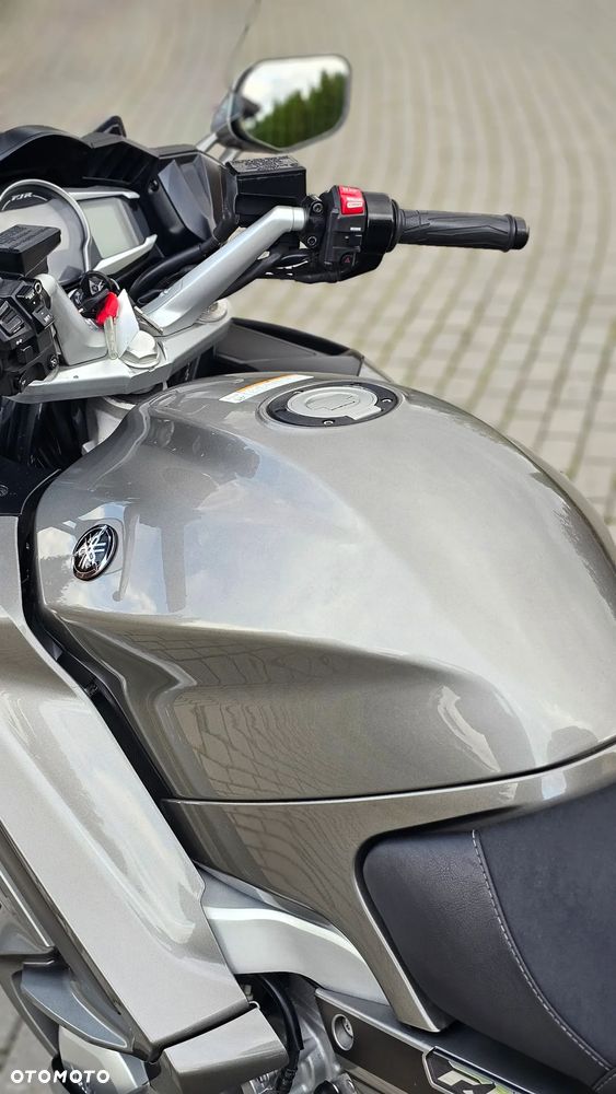 Yamaha FJR - 10