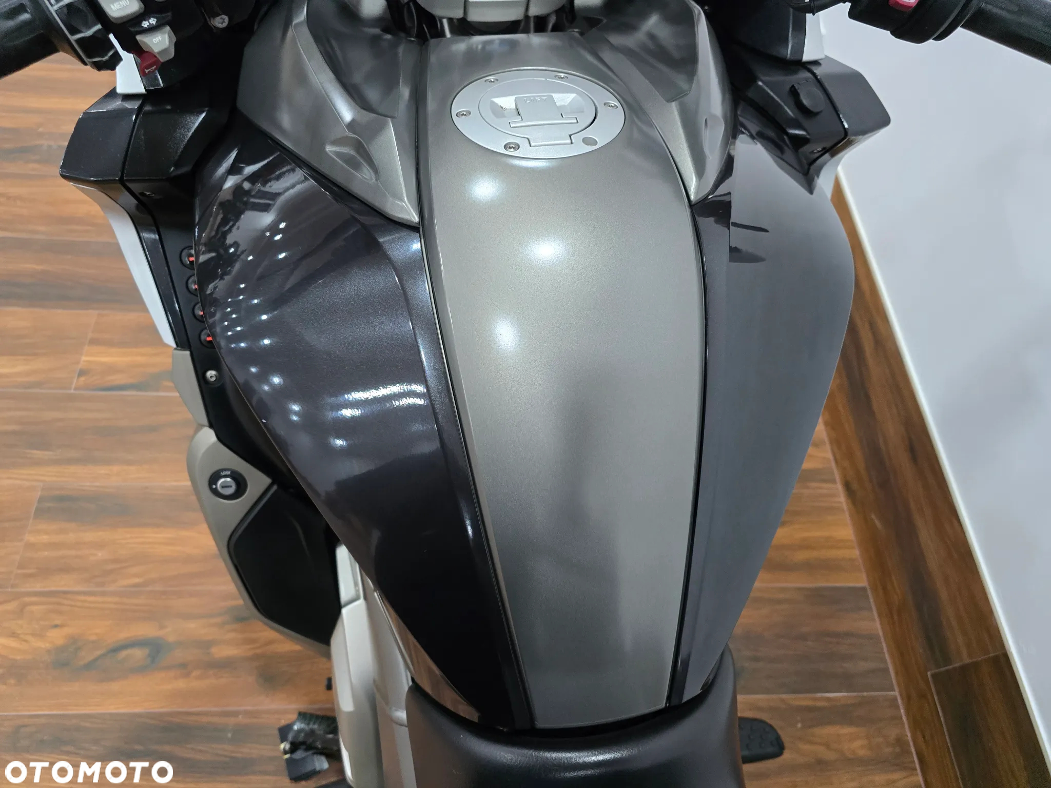 BMW K - 33