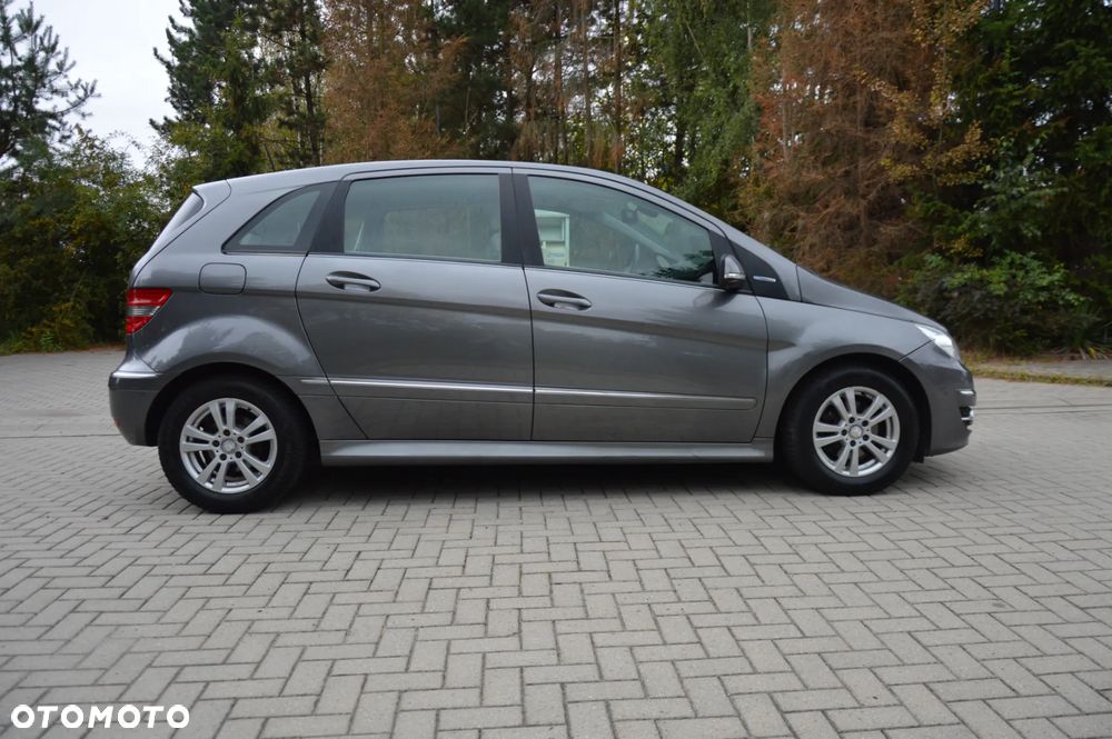 Mercedes-Benz Klasa B 180 BlueEFFICIENCY SPORT EDITION - 9