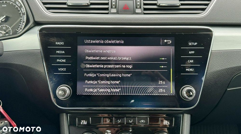 Skoda Superb 2.0 TDI SCR Ambition - 39