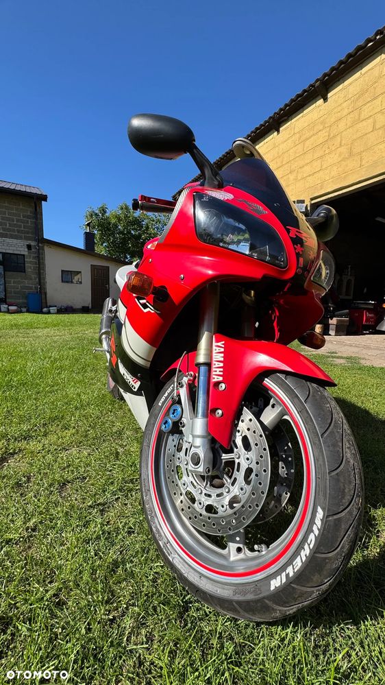 Yamaha YZF - 6