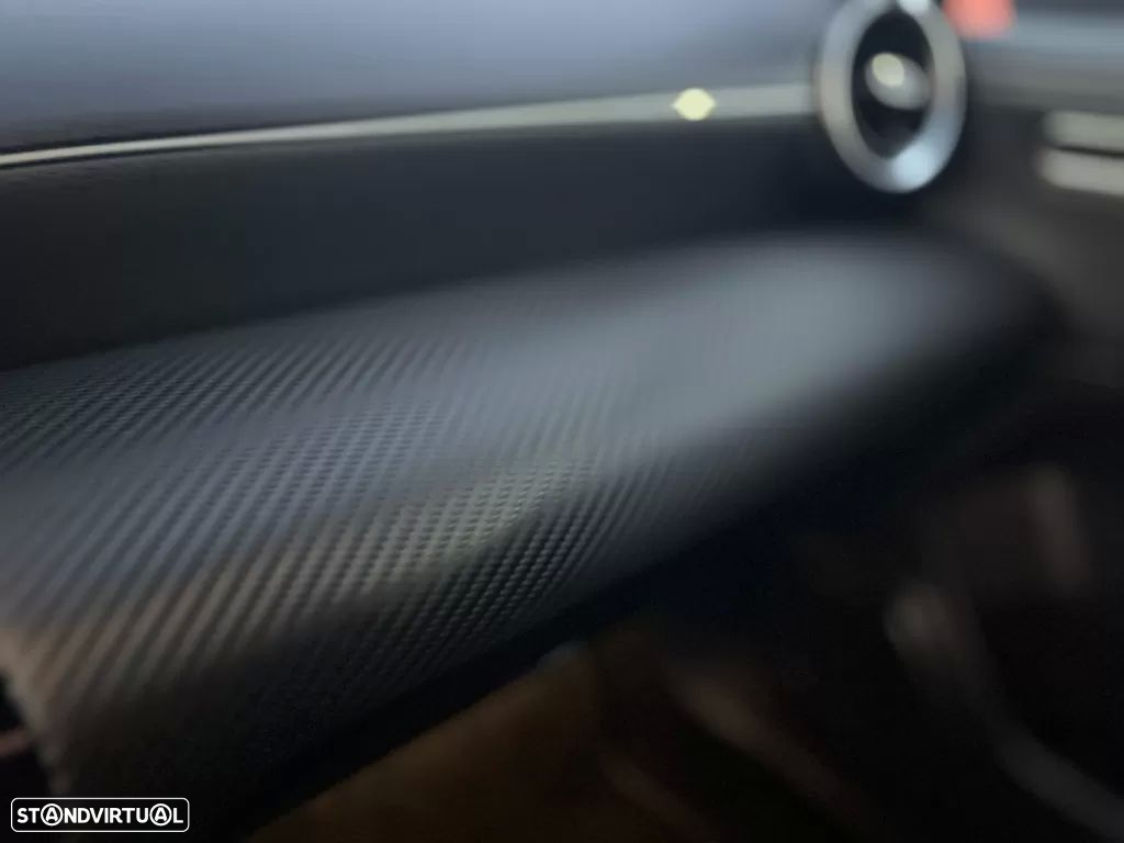Mercedes-Benz A 250 e - 33