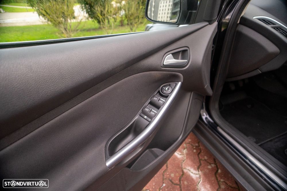 Ford Focus SW 1.6 TDCi Titanium - 20