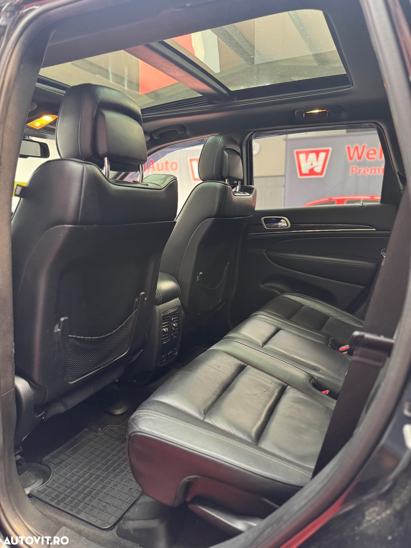 Jeep Grand Cherokee - 16