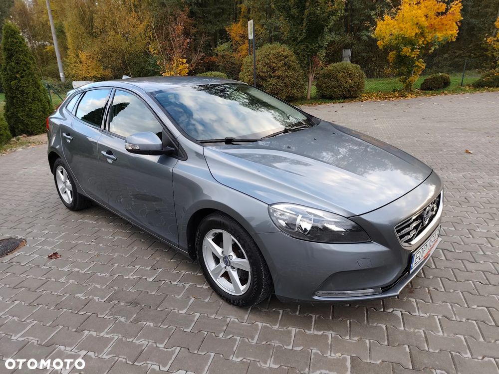 Volvo V40 D2 Momentum - 1