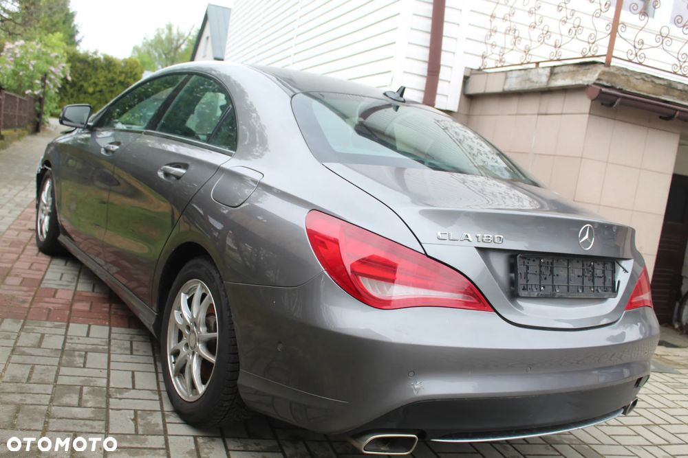 Mercedes-Benz CLA 180 Urban - 4