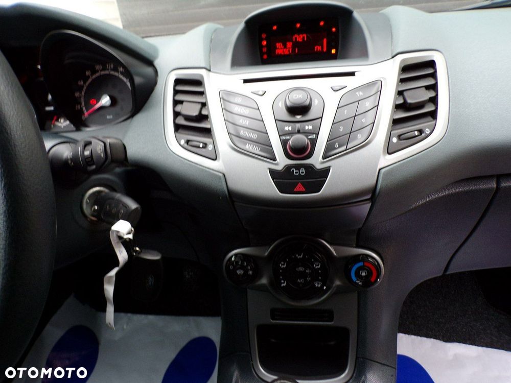 Ford Fiesta - 23