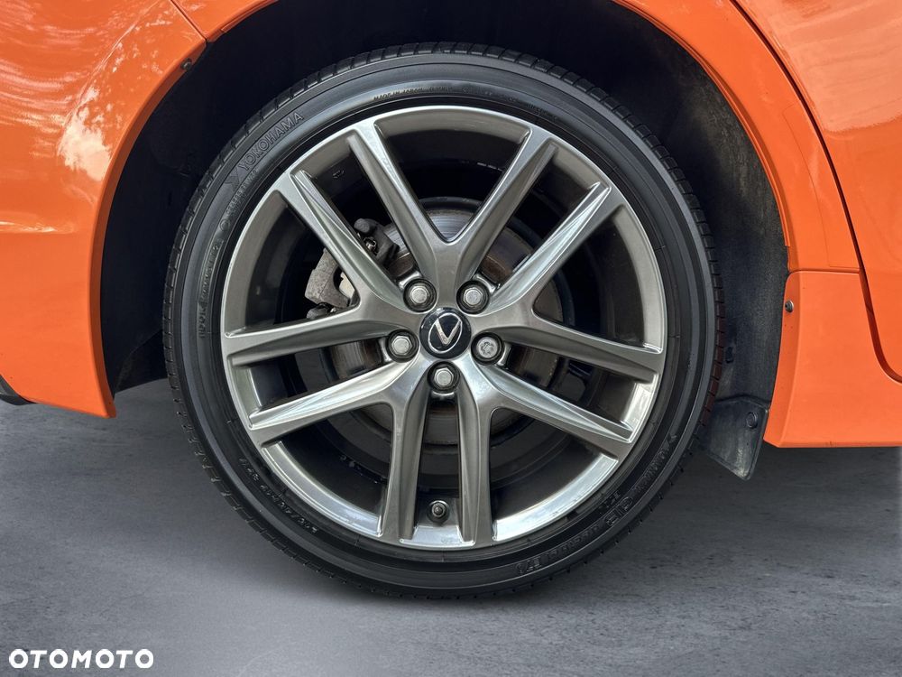 Lexus CT 200h F Sport - 18