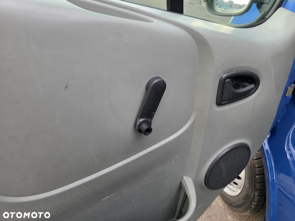 Opel Vivaro - 11