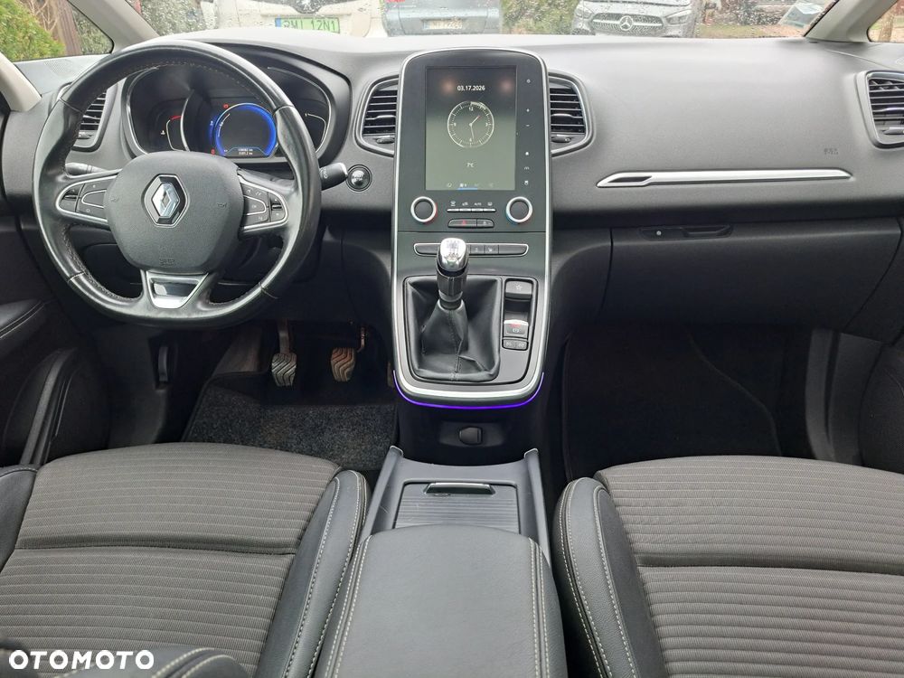 Renault Grand Scenic - 10