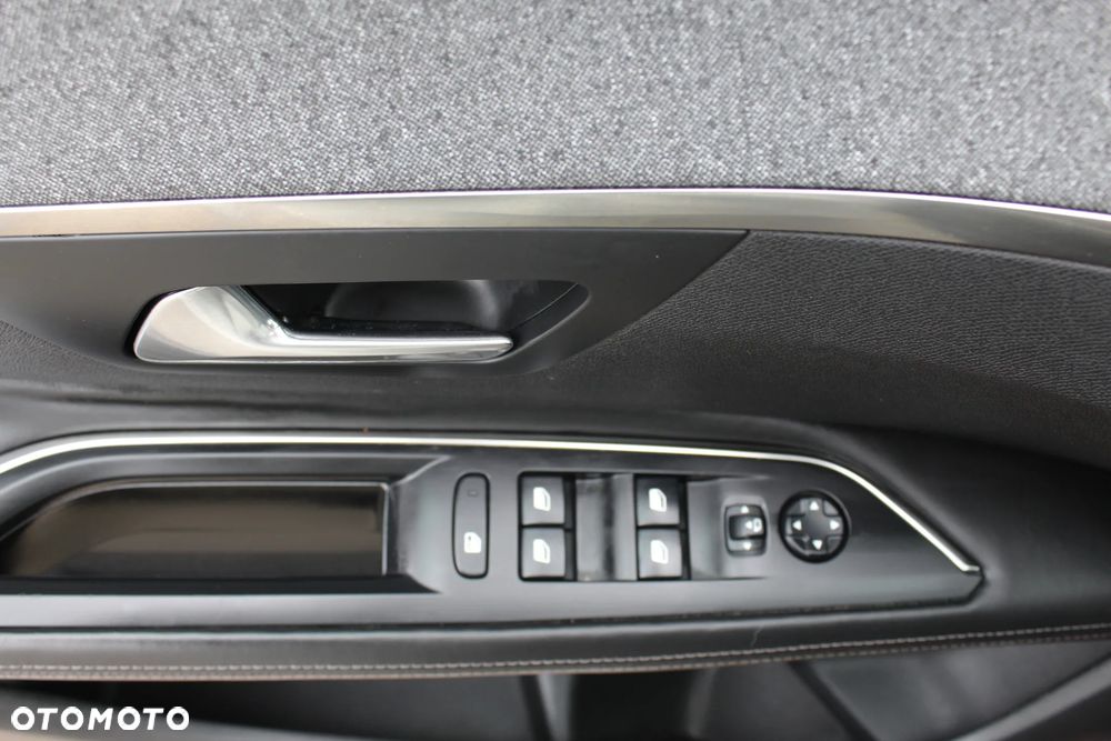 Peugeot 3008 1.2 PureTech Allure S&S - 30