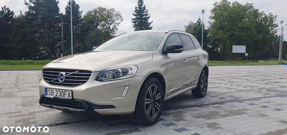 Volvo XC 60 T5 AWD Geartronic Momentum - 8