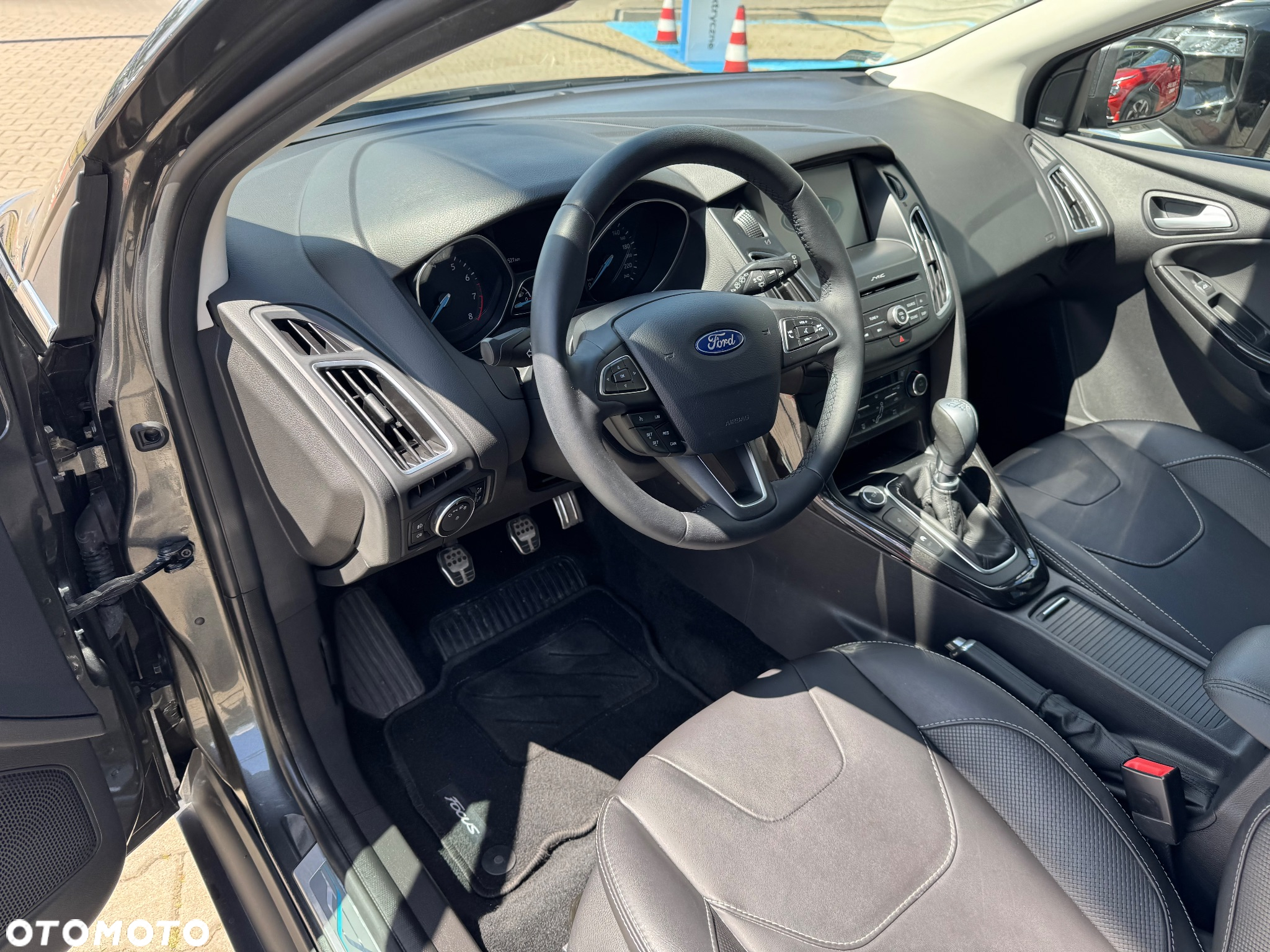Ford Focus 1.5 EcoBoost Titanium ASS - 8