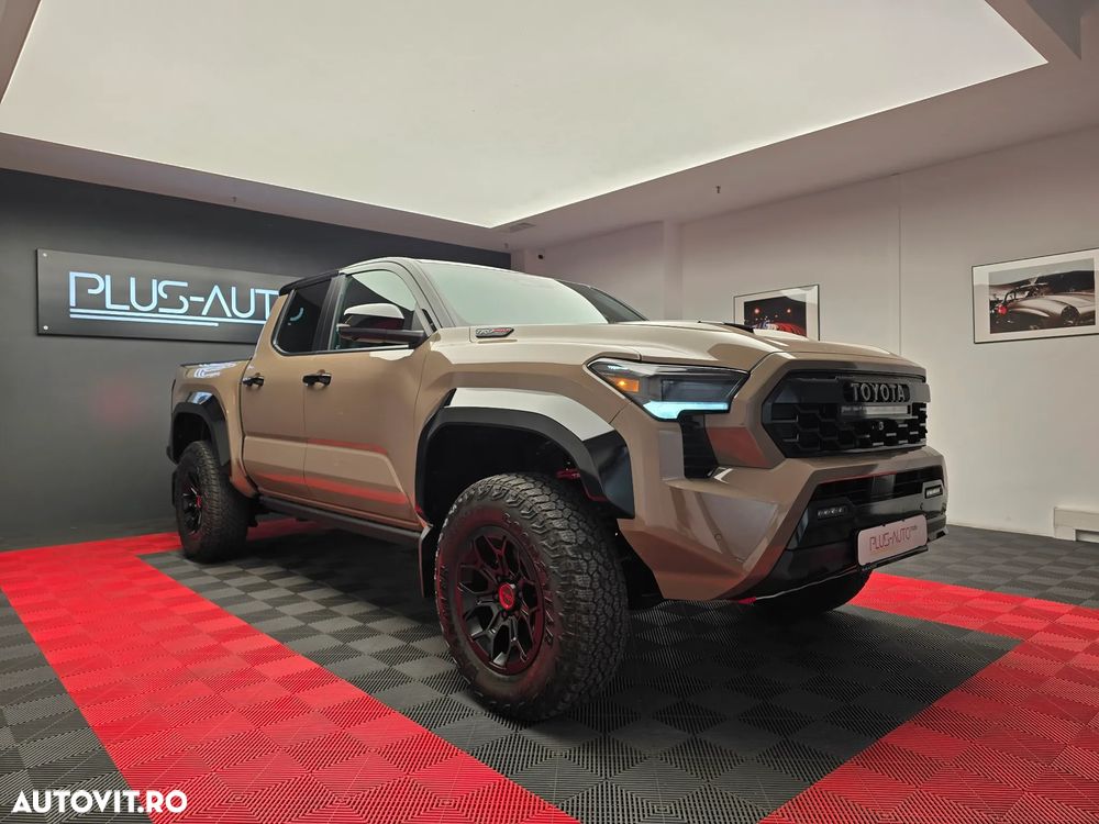 Toyota Tacoma - 4