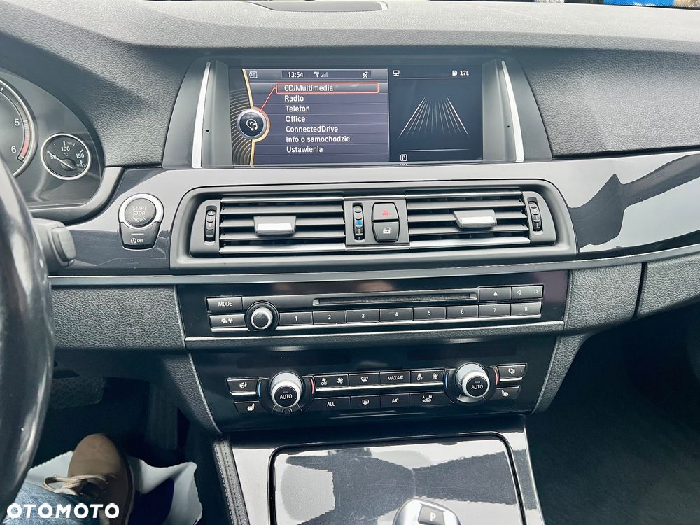 BMW Seria 5 525d xDrive - 33