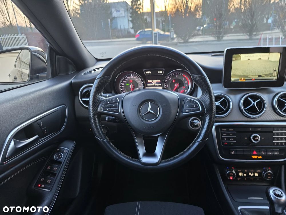 Mercedes-Benz CLA - 16
