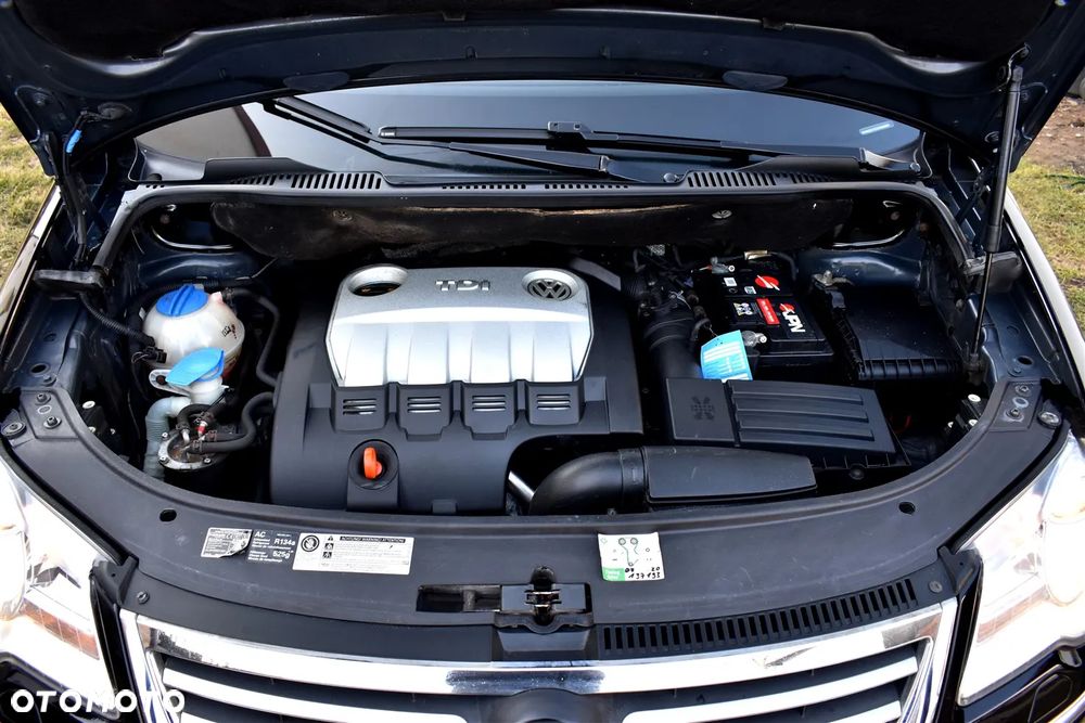 Volkswagen Touran 2.0 TDI DPF Highline - 34