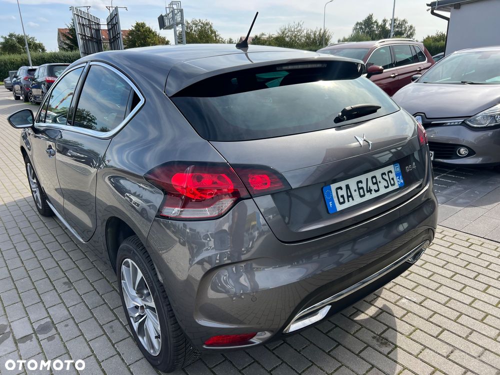 Citroën DS4 e-HDi 115 SoChic - 4