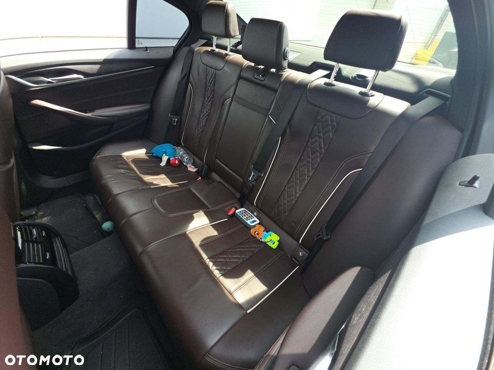 BMW Seria 5 530i xDrive M Sport Edition - 8