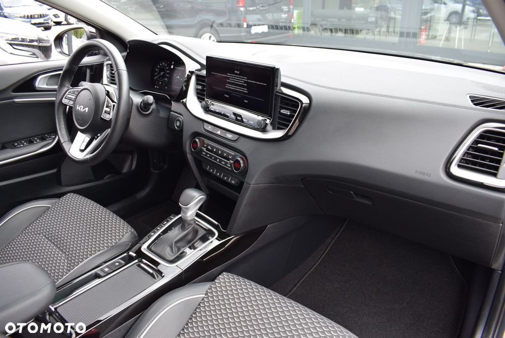 Kia XCeed - 28