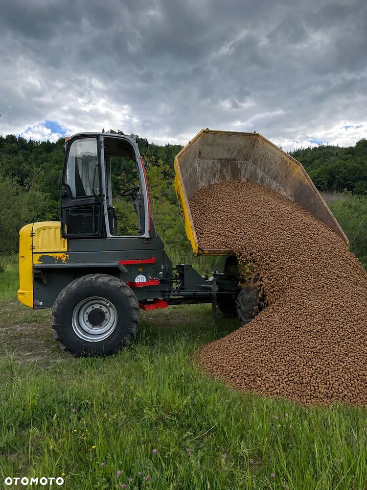 Wacker Neuson DW90 Wozidło 4x4 OBROTOWE.  9 ton ładowność z Pełną kabiną.  1799 mtg 2022 rok. Jak nowe z salonu PERKINS turbo silnik 4cylindry! Pochodzi z Norweskiego Gospodarstwa Ziemniaczanego! Pełne sterowanie dżojstik REWERS HYDROSTATIC. Ogrzewana wentylowana Kabina Opony zero zużycia. Aktualna DEKRA. Kamery wysokiej jakośći! Zero luzów i wycieków. Szybka wolna jazda. Wielka Okazja. Oświetlenie pełne Fabryczne. Hak. Podzespoły dosłownie Nowe! Lokalizacja NOWY SĄCZA - 32