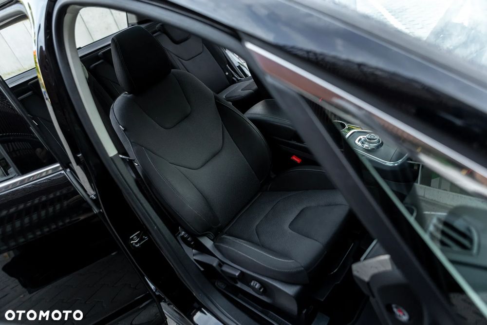Ford S-Max - 34