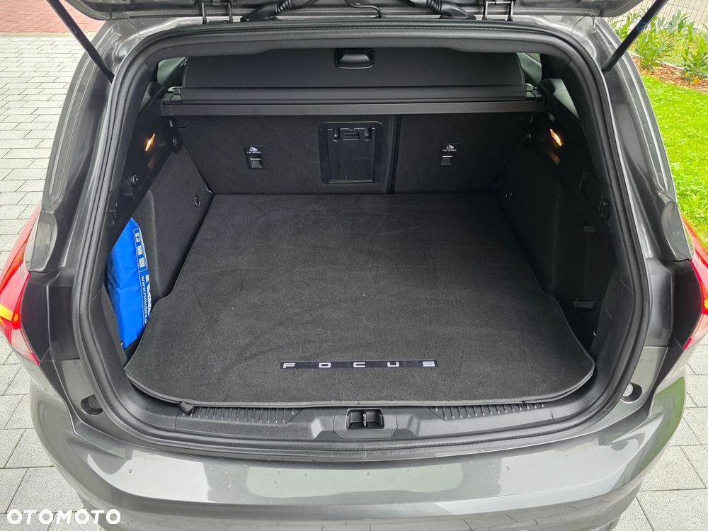 Ford Focus Turnier 2.0 EcoBlue S&S ST mit Styling-Paket - 11