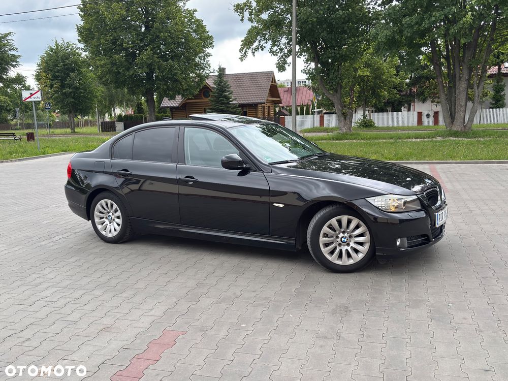 BMW Seria 3 320i - 17