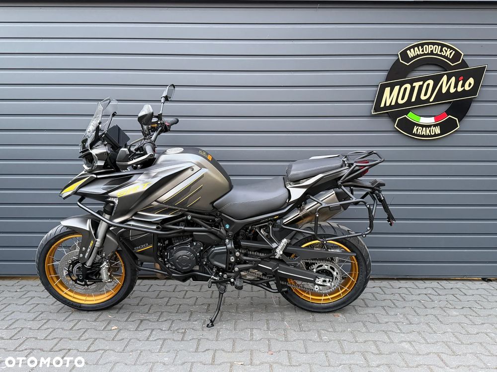 QJMOTOR SRT900SX - 4