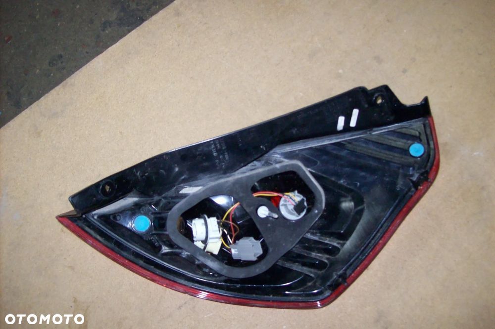 lampa tylna lewa ford fiesta mk 7 - 3
