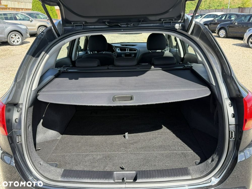 Kia Ceed - 27