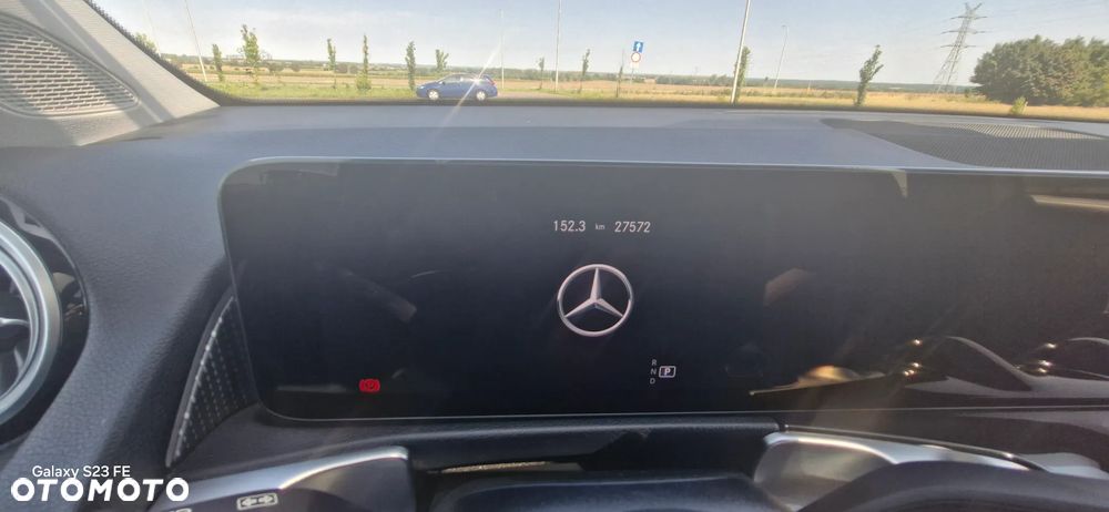 Mercedes-Benz GLB - 26